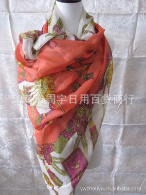 2013新款絲巾批發(fā)與工廠承接 真絲斜紋綢小方巾的市場機遇